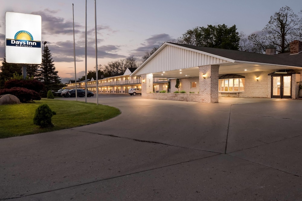 Days Inn by Wyndham Whitmore Lake 4/64