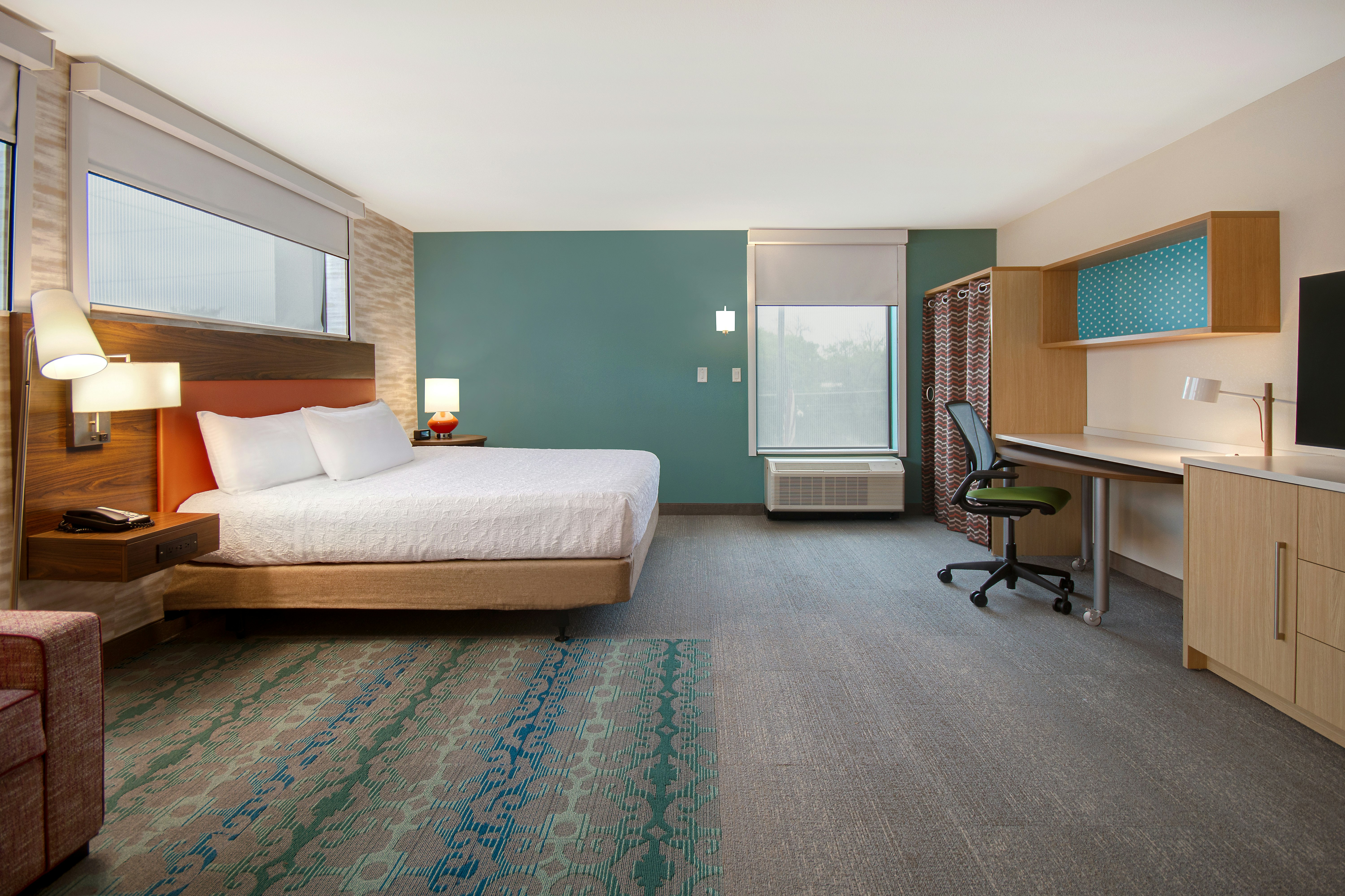 SUITE, KING BED, ACCESSIBLE