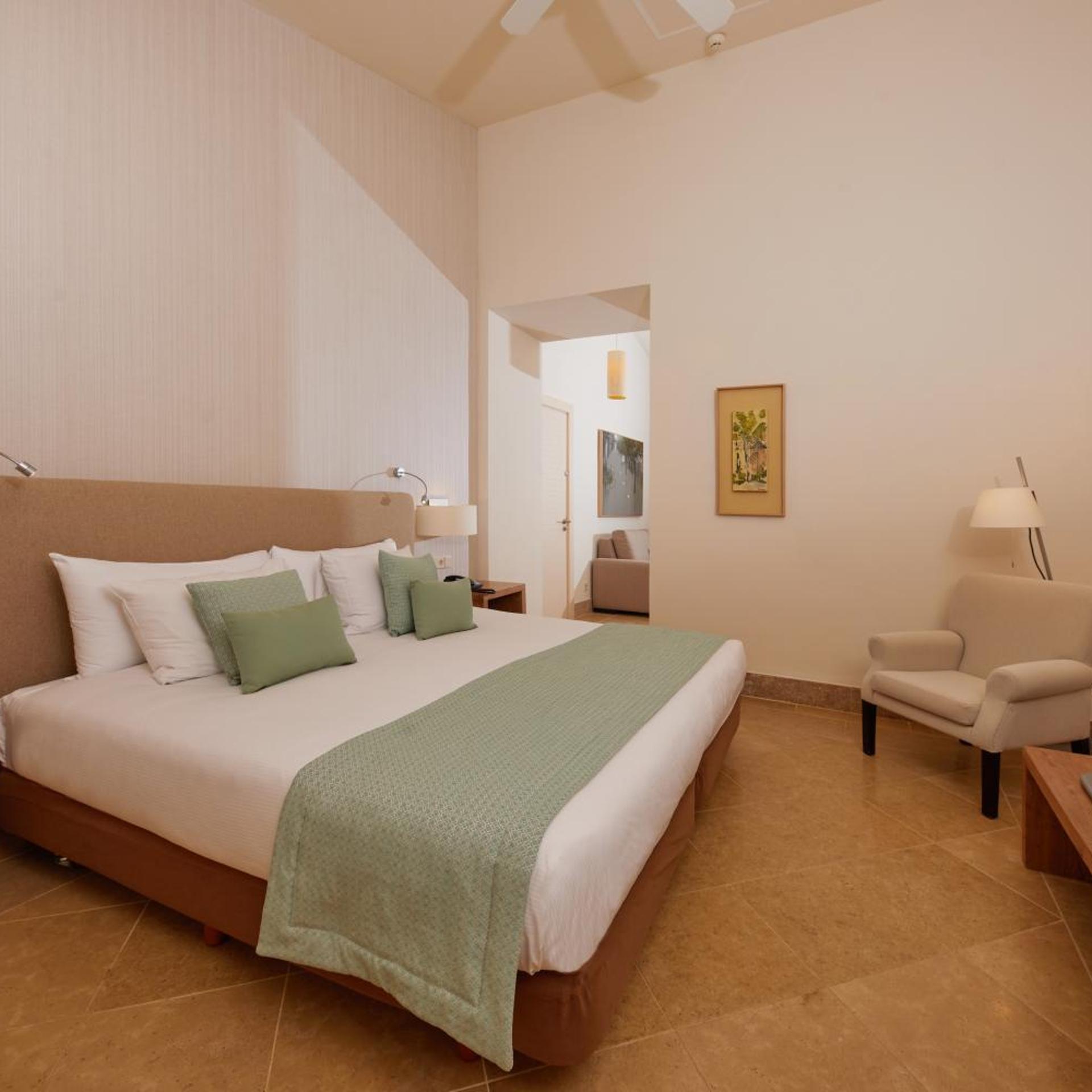 Junior Suite, Attic