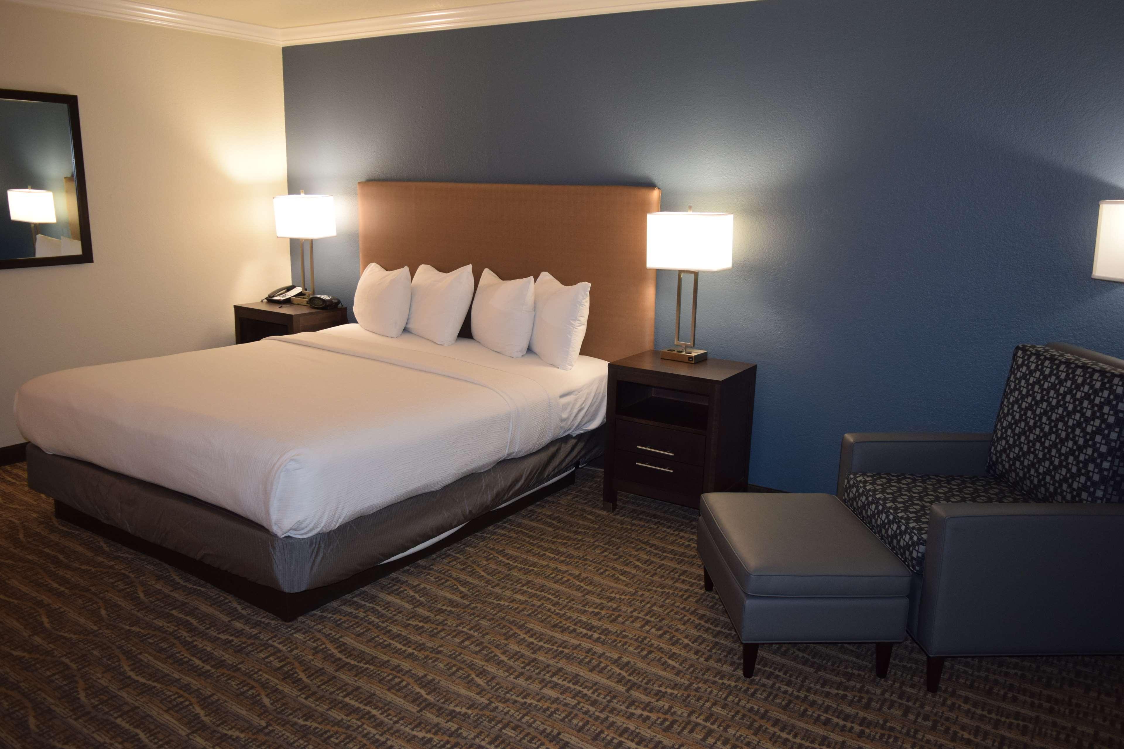 Suite, Best Western Town & Country Lodge 5/10