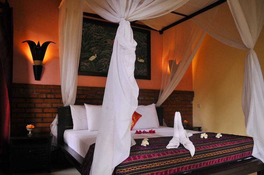 Tirta Sari Bungalows 37/66