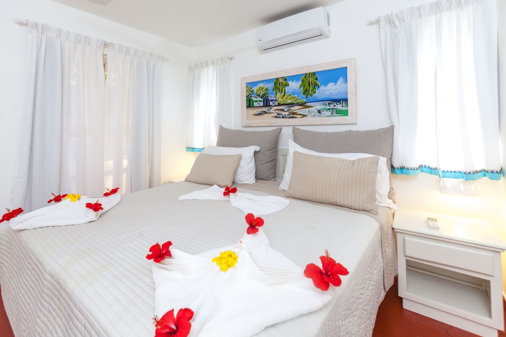 Los Corales Beach Village 23/73