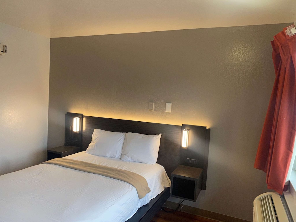 Motel6 Gulfport, MS – Airport 17/48