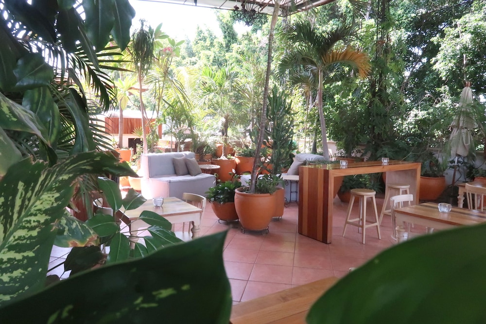 Los Pilares Hotel 55/63