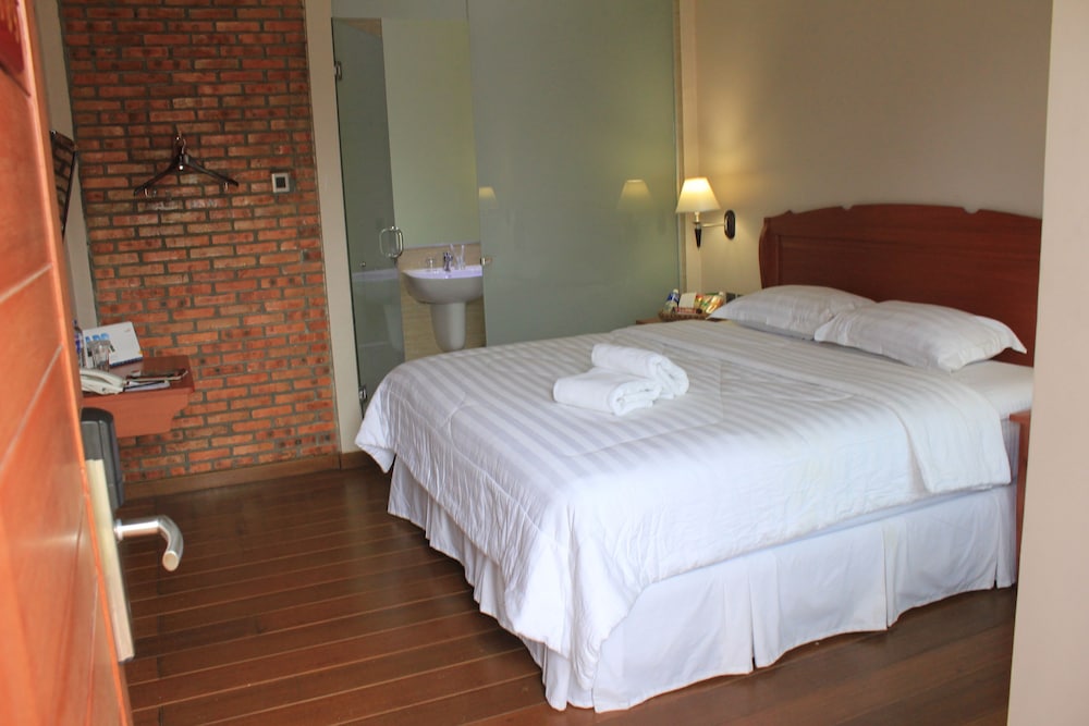 Thongs Inn Kualanamu Transit Hotel 27/64