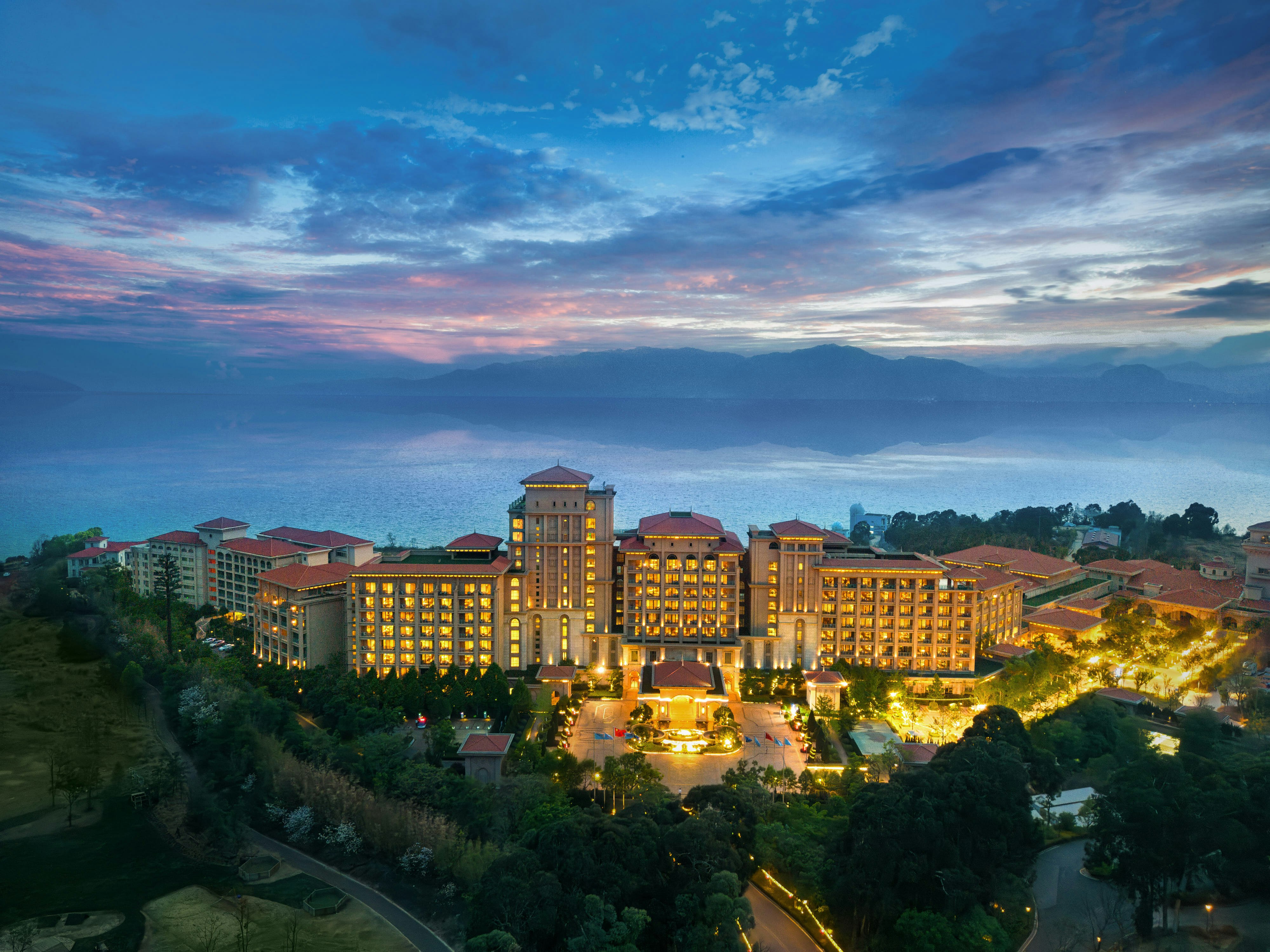 Hilton Yuxi Fuxian Lake 2/50