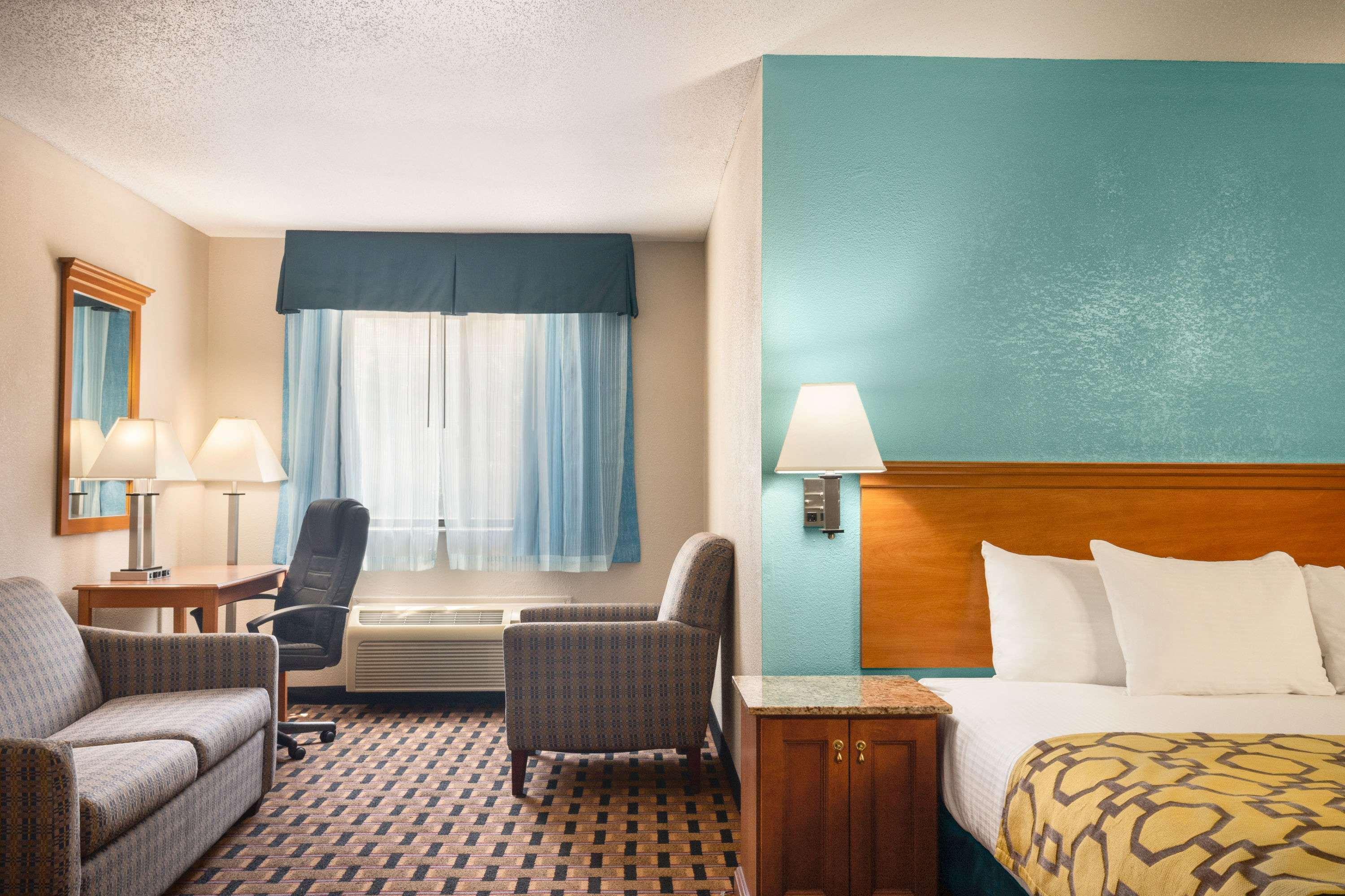 Suite, King Bed