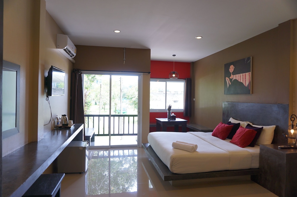 Ploenjai Hotel Ranong 39/48