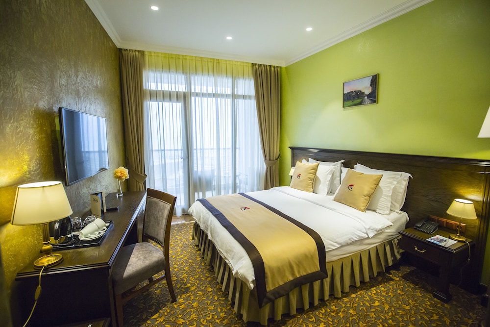 Colosseum Marina Hotel Batumi 12/72