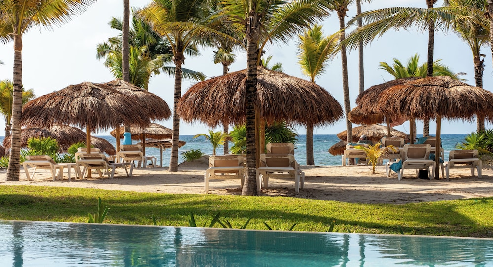 Akumal Bay Beach & Spa Resort 63/69
