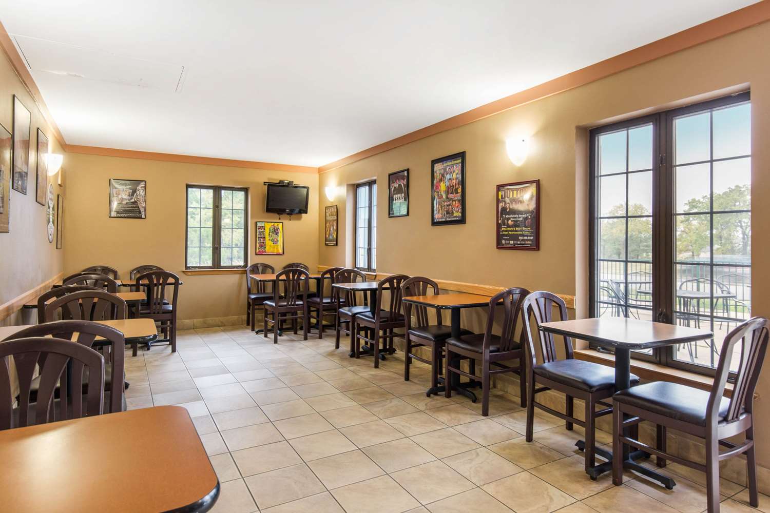 Baymont by Wyndham Branson Thousand Hills 34/42