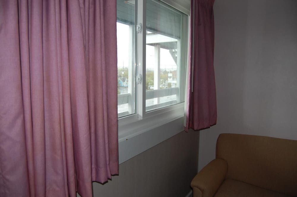 Sea Breeze Inn Ocean City 13/24