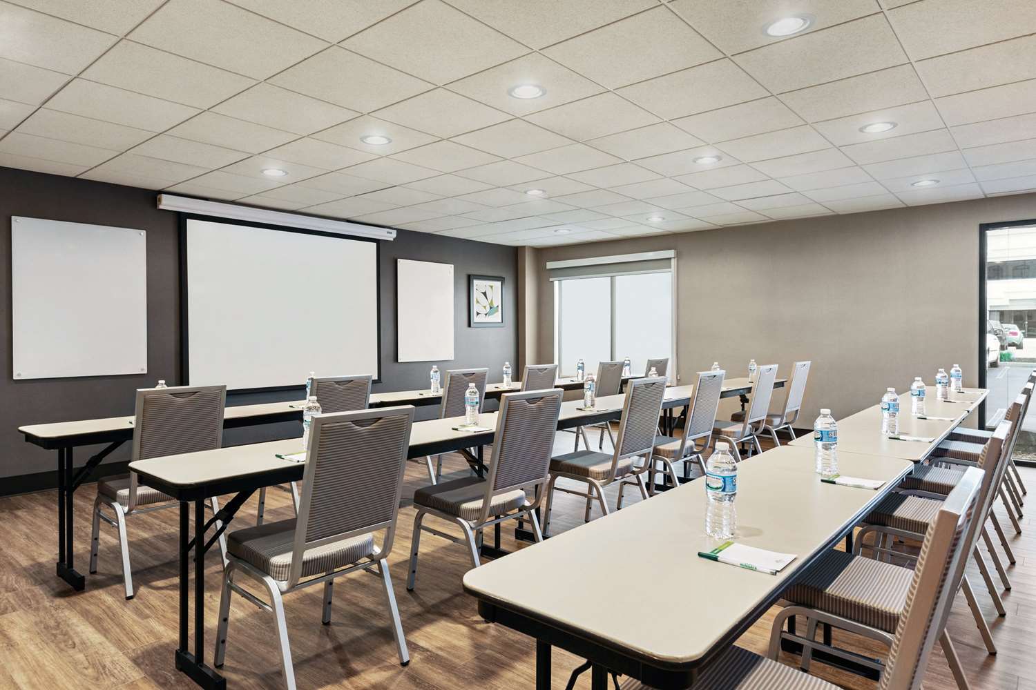 Wingate By Wyndham Cincinnati Blue Ash 20/28