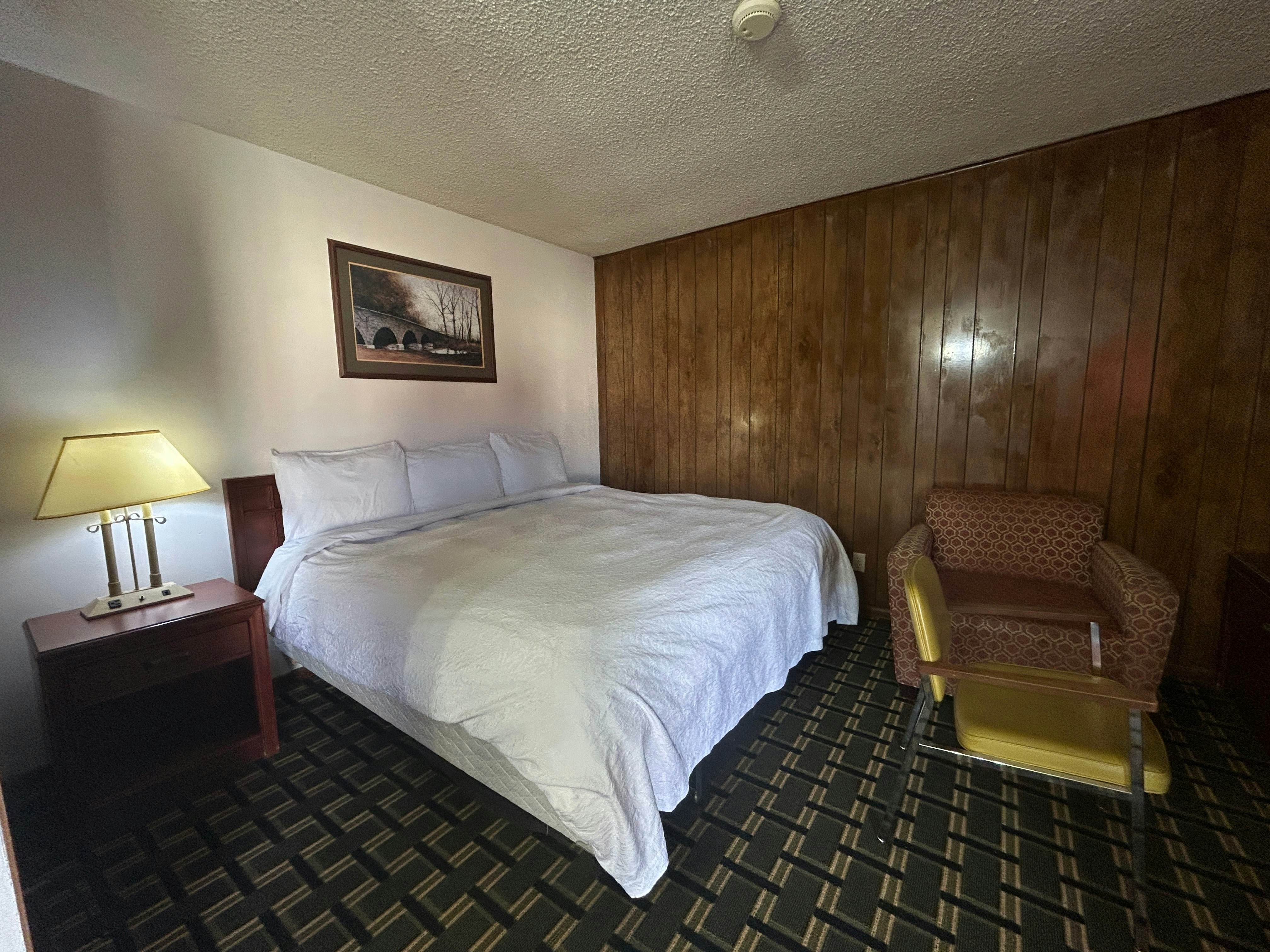 Big 12 Motel Broken Bow 16/43