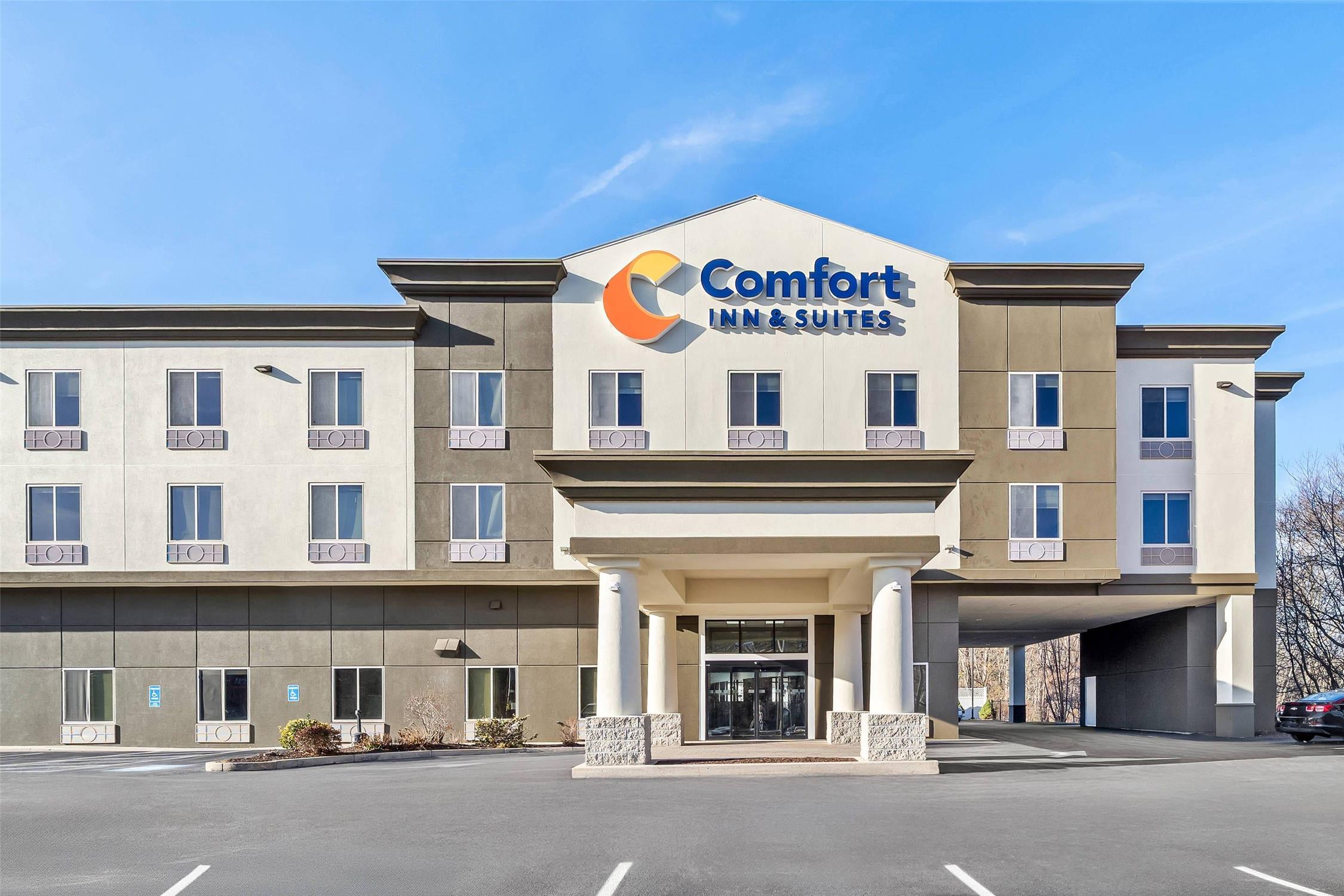 Comfort Inn & Suites Plainville-Foxboro 38/39