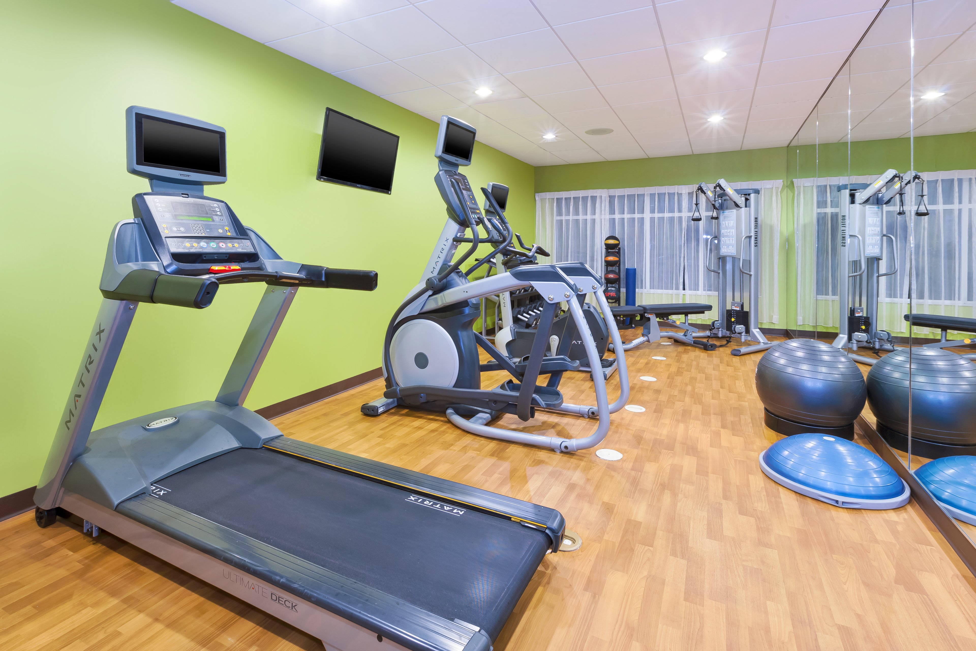 Holiday Inn Express Suites Southport Oak Island Area 34/58