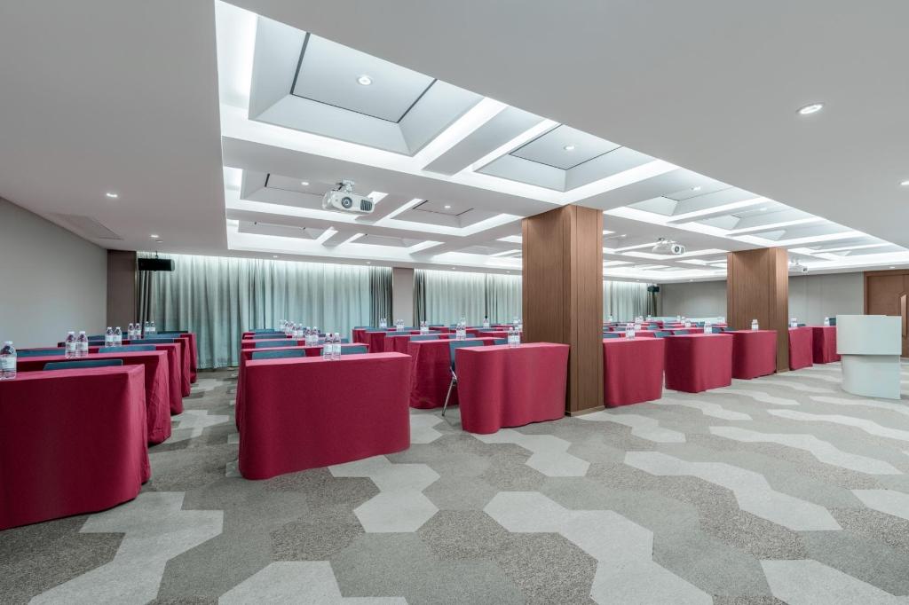 Yitel Premium(Shanghai Zhongshan Park) 48/50
