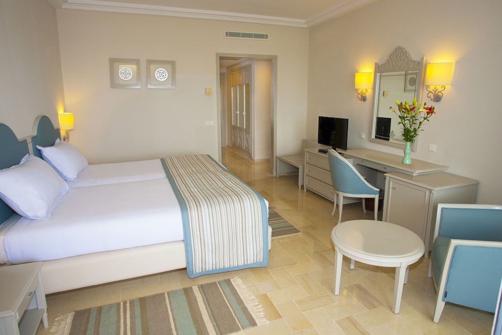 Iberostar Waves Averroes 19/66