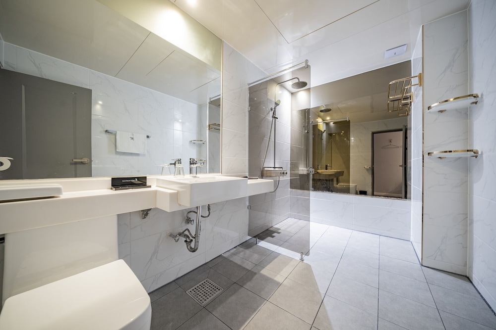 boutique hotel k 8/22