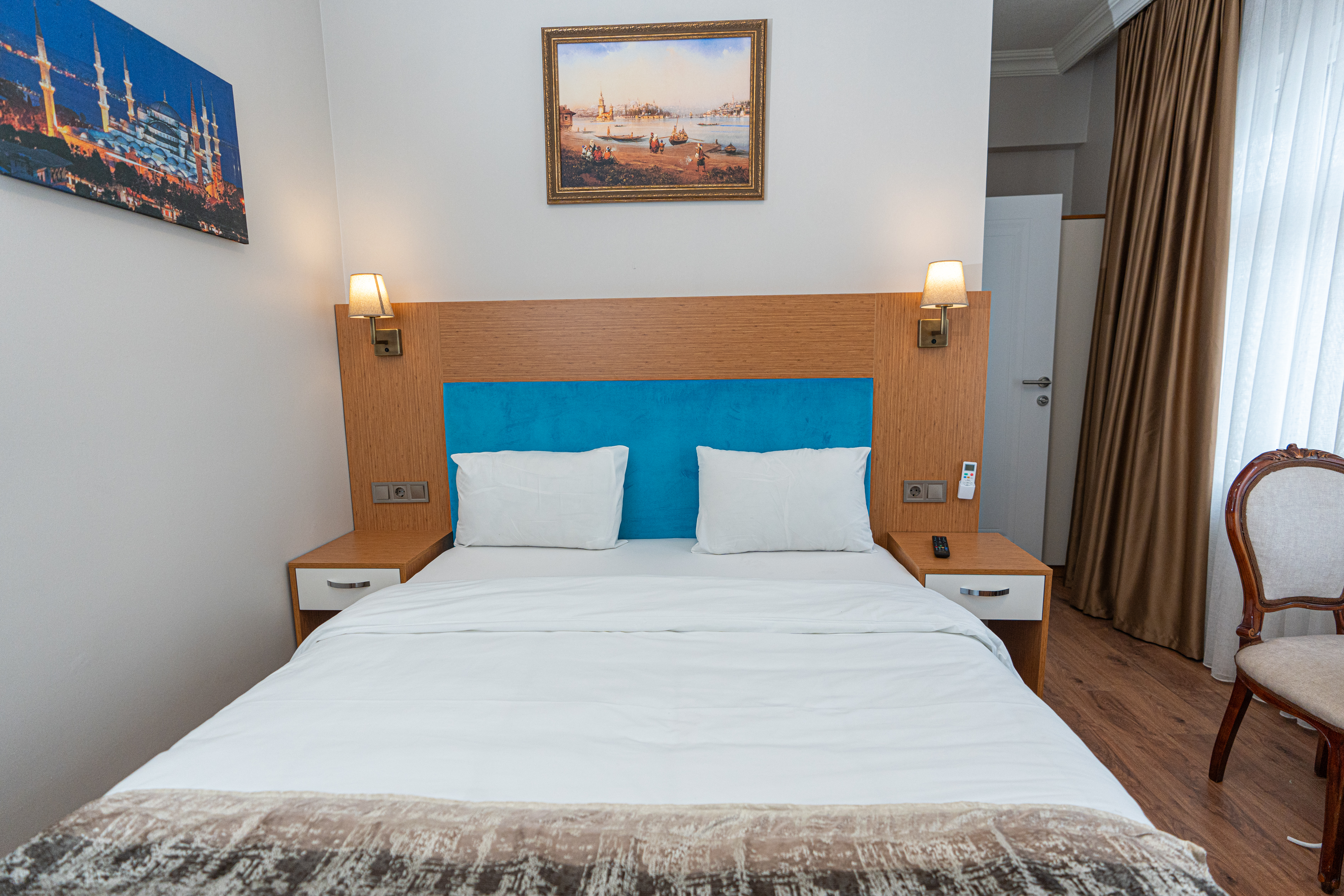 Room, Double Bed, Street View