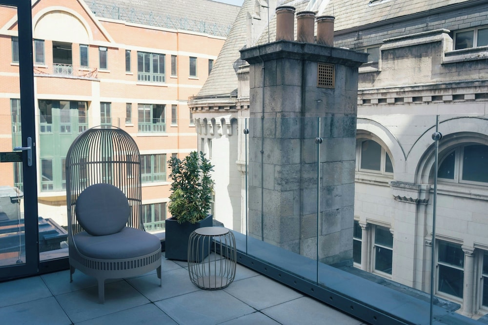 Stock Exchange Hotel 5/46