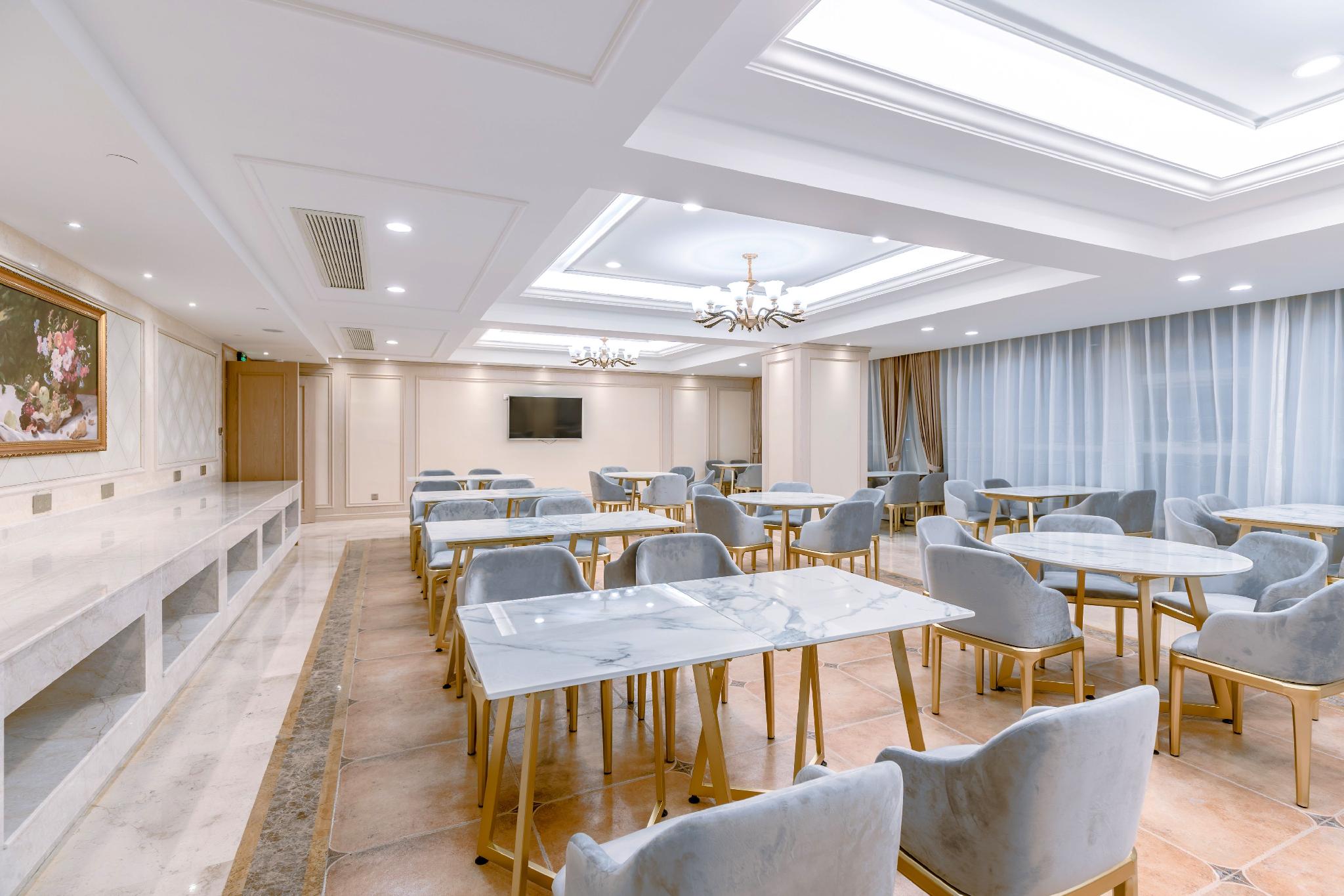 Vienna International Hotel (Hangzhou Boao Center Subway Station) 33/38