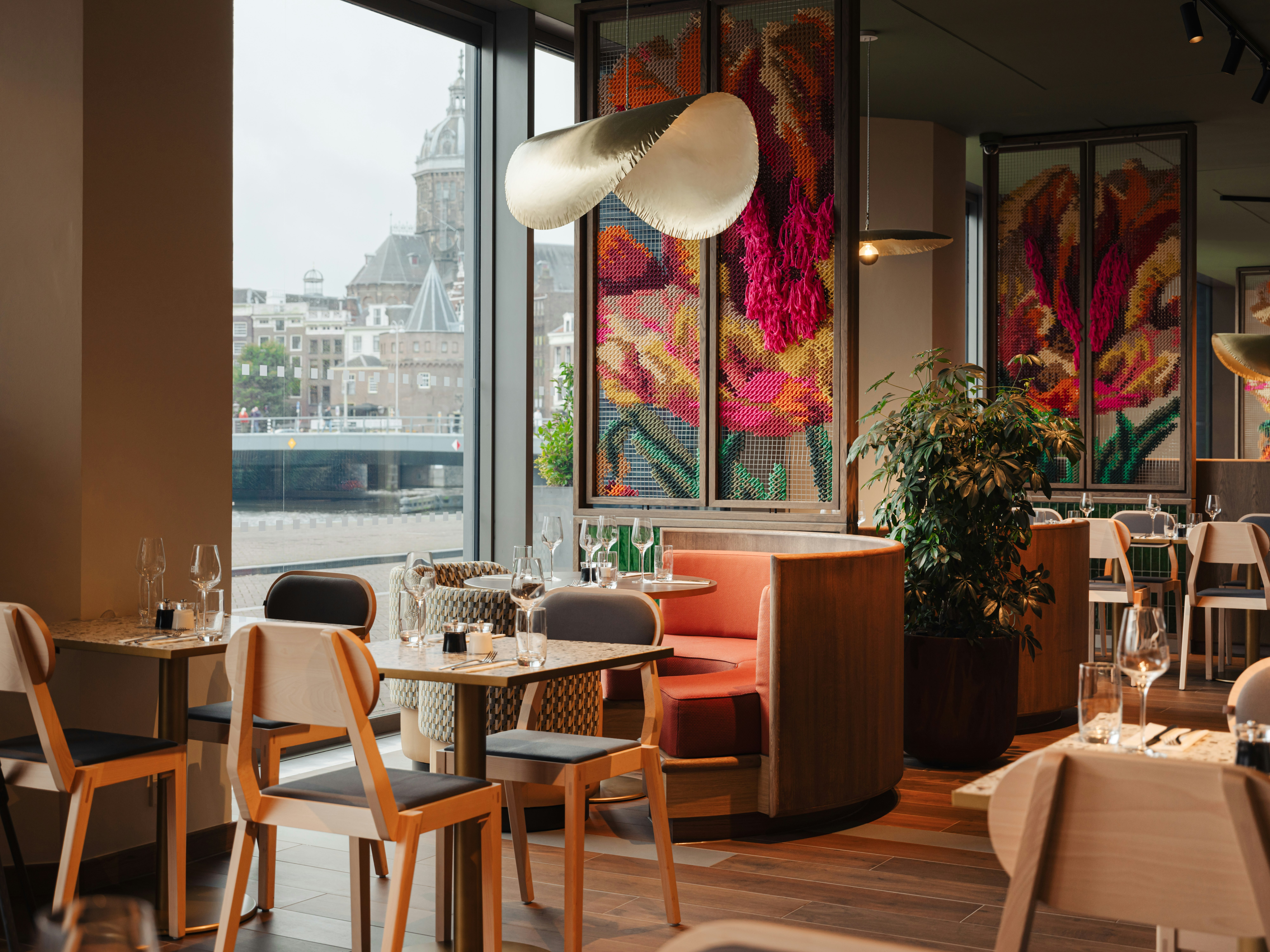 Doubletree By Hilton Amsterdam Centraal Station 56/88