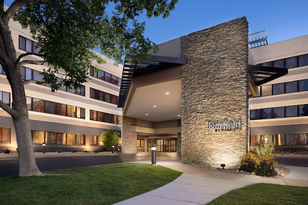 Fairfield Inn and Suites by Marriott Denver Southwest/Lakewood 37/40