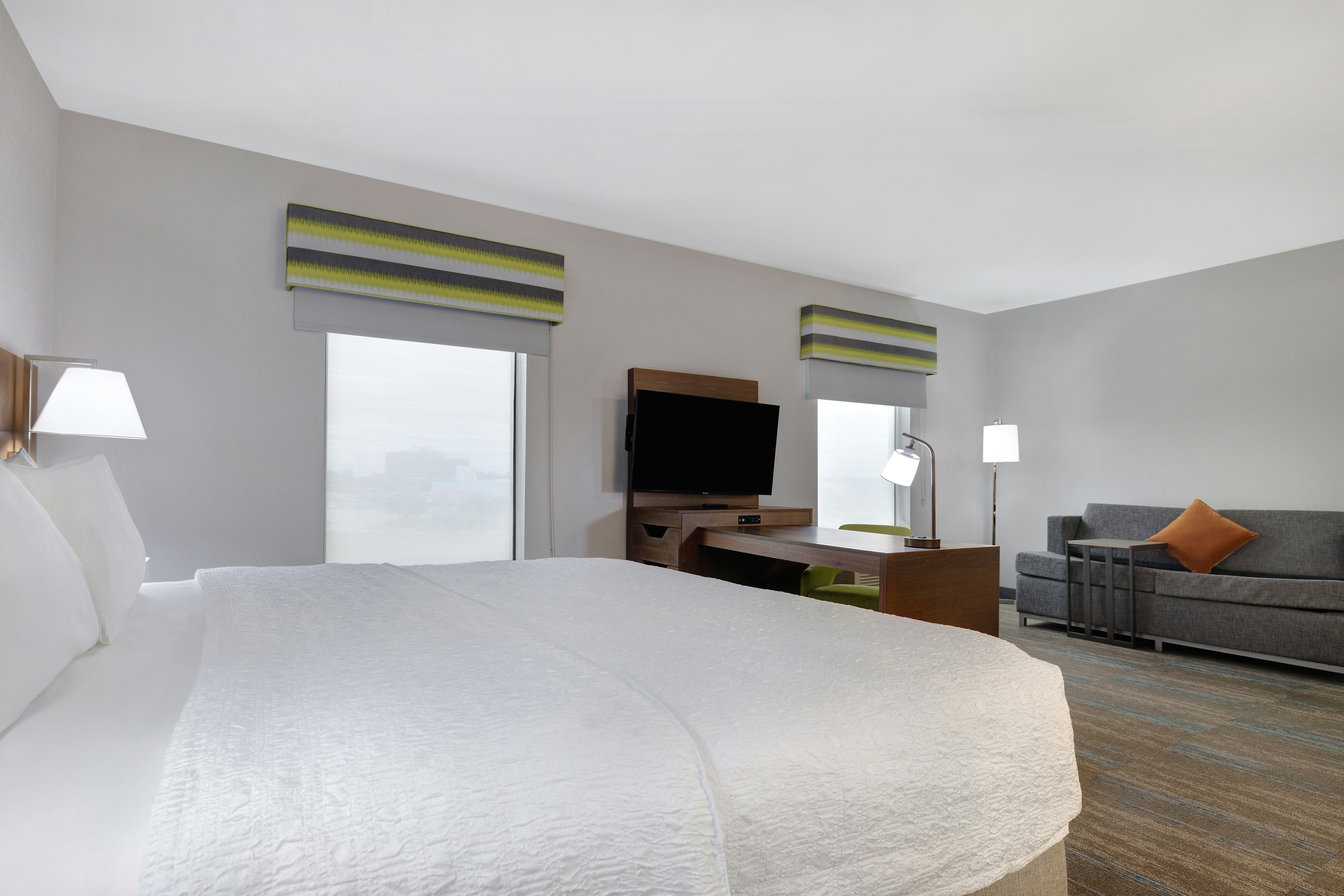 STUDIO, KING BED, ACCESSIBLE