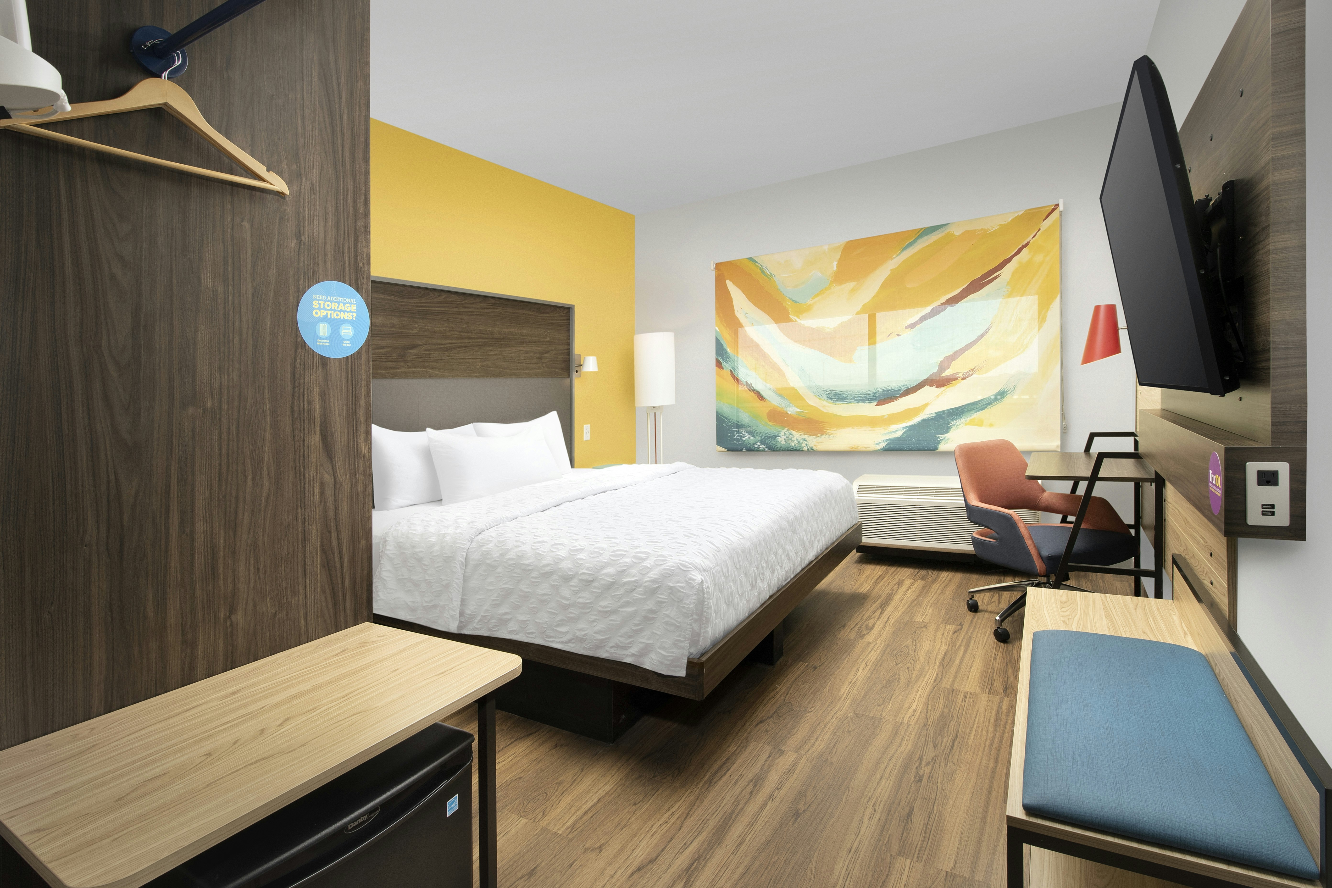 ROOM, KING BED