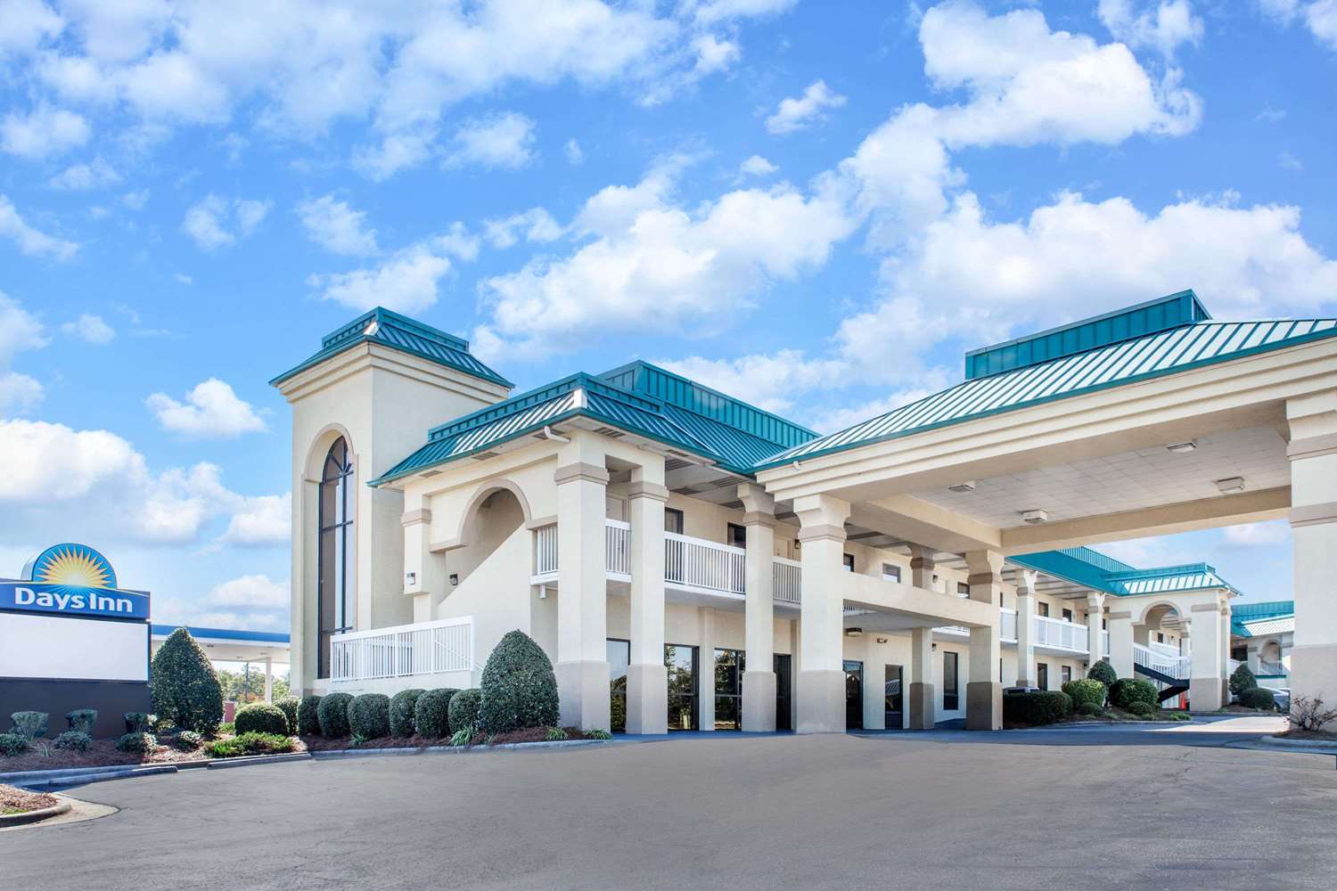 Days Inn By Wyndham Saint Pauls 6/22