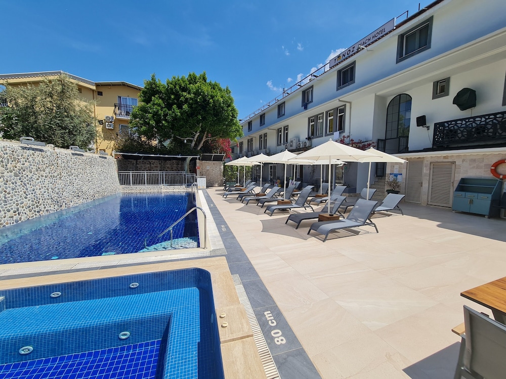 Tonoz Beach Hotel 36/69