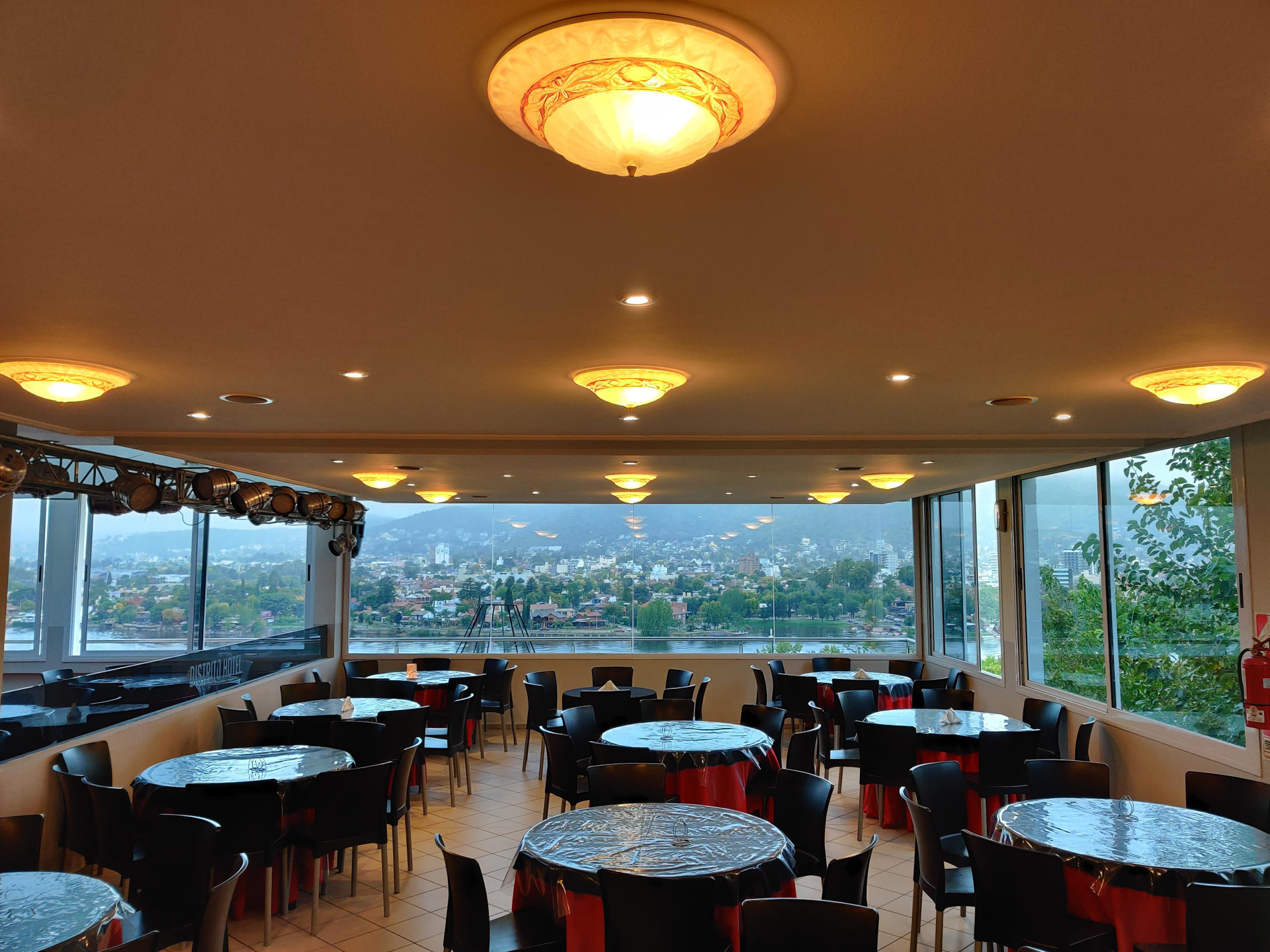 Hotel Distrito 28/34