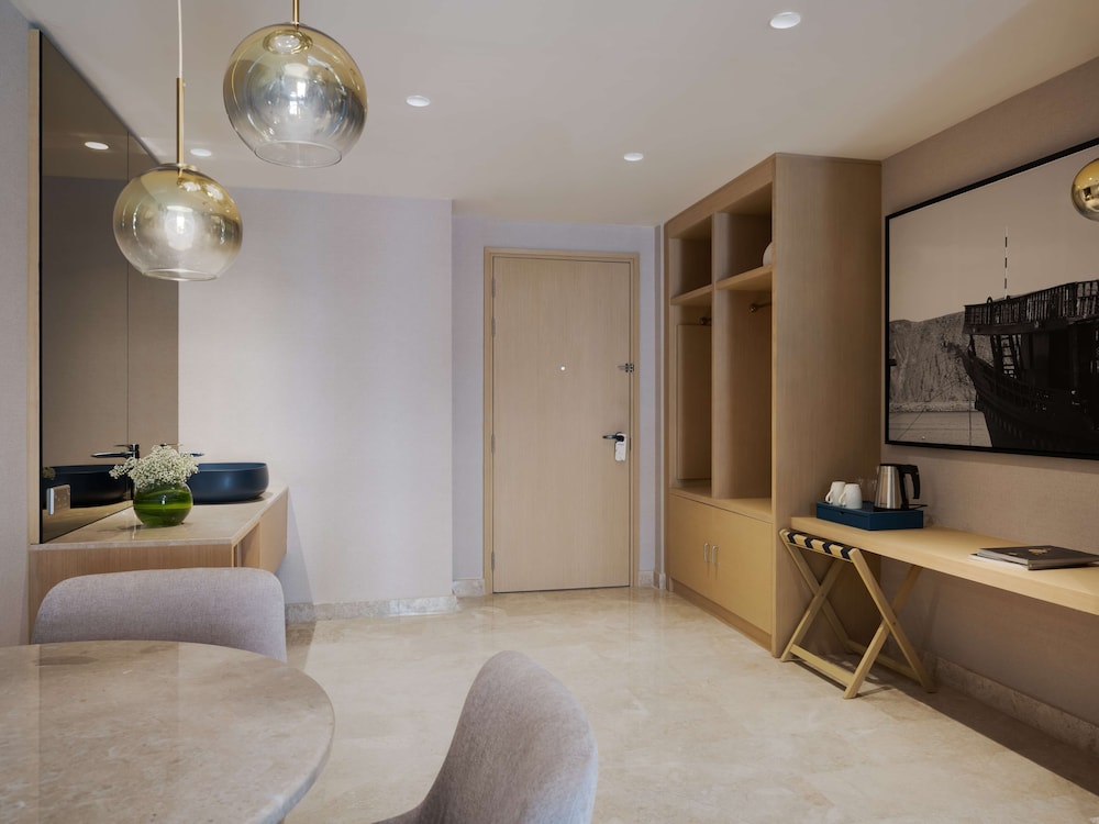 Maani Muscat Hotel & Suites 5/59