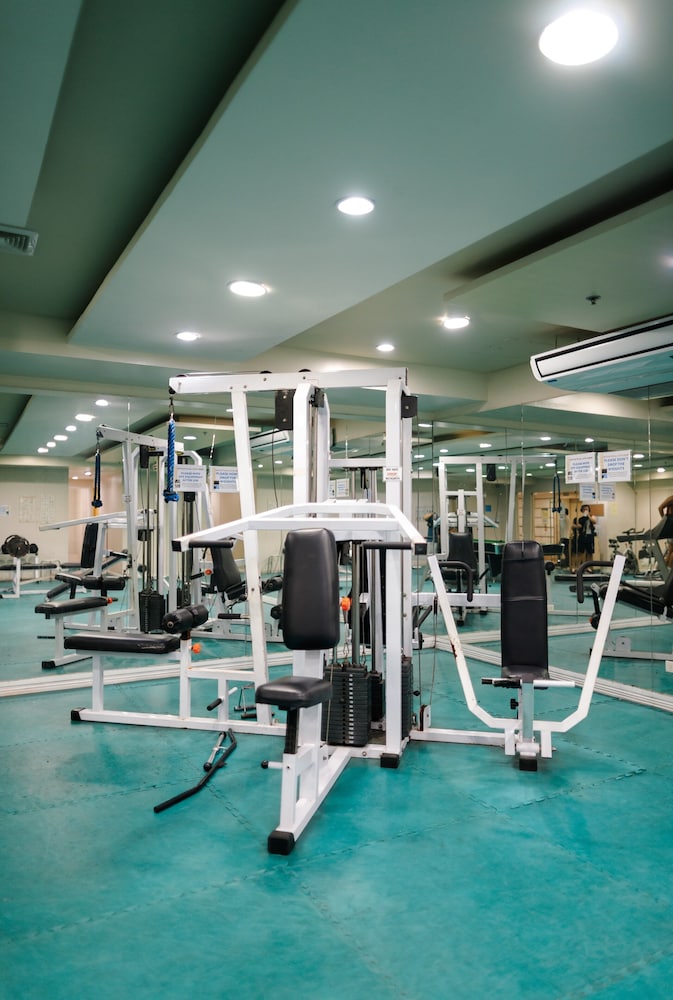 Regency Grand Suites 41/66