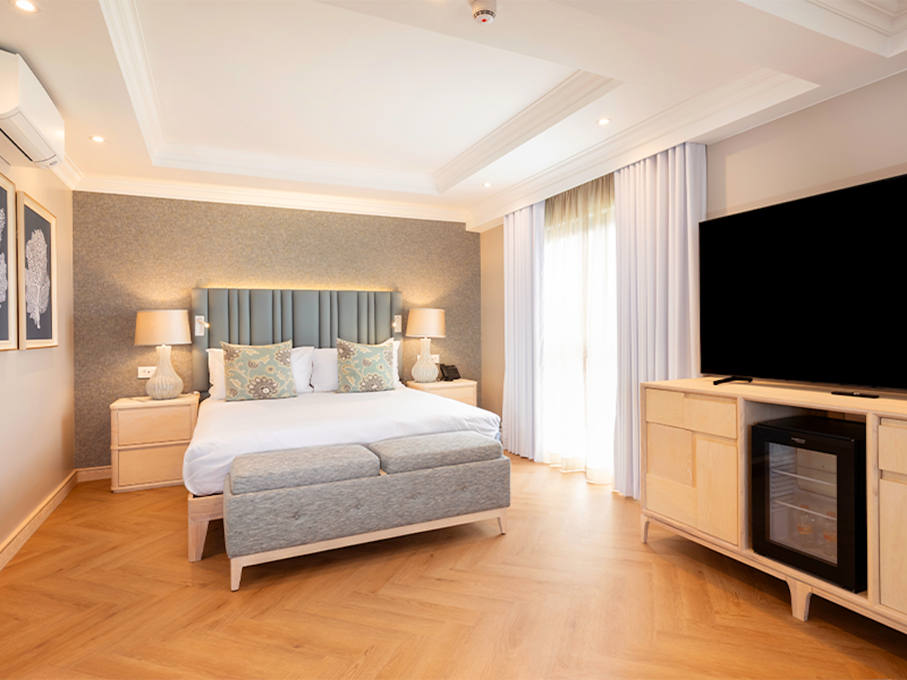 Suite, King Bed