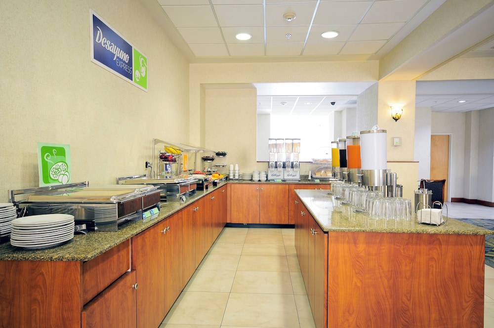 Holiday Inn Express Hotel and Suites Toluca Zona Aeropuerto 13/72