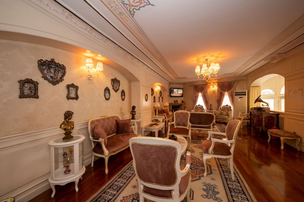 Fuat Bey Palace Hotel 36/44