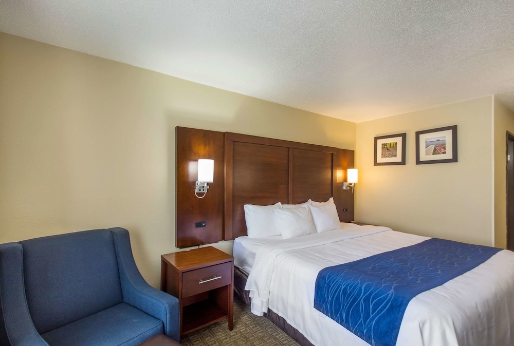 Quality Inn & Suites Green Bay - Ashwaubenon 17/50