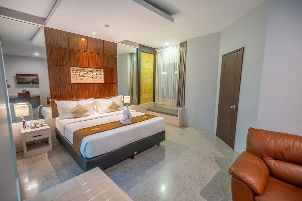 JUNIOR SUITE