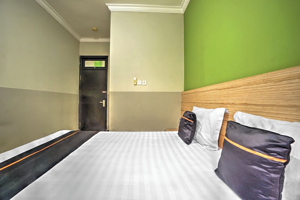 Hotel O near Juanda Airport formerly Azzahra Guest House Family 7/26
