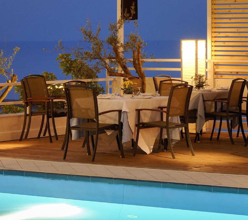 Mercure Patras Astir 6/69