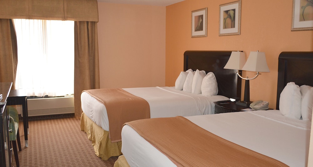 Baymont By Wyndham East Windsor Bradley Airport 8/40
