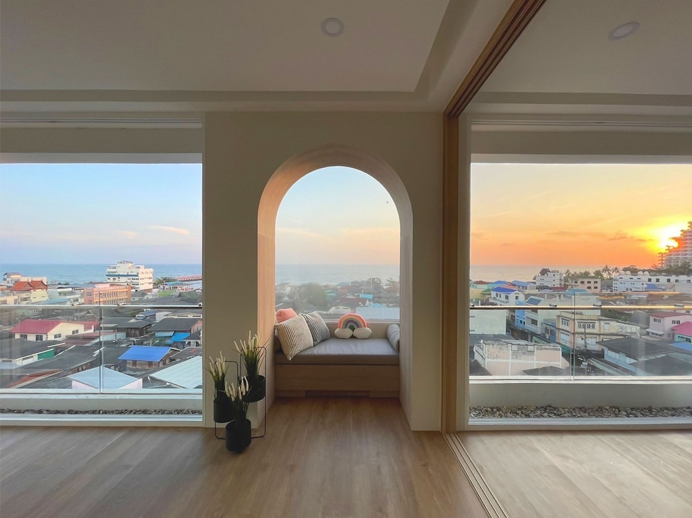 Hub Hua Hin 57 Hotel 50/72
