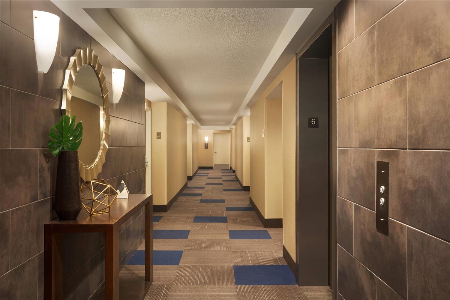 Comfort Inn and Suites Presidential 20/33