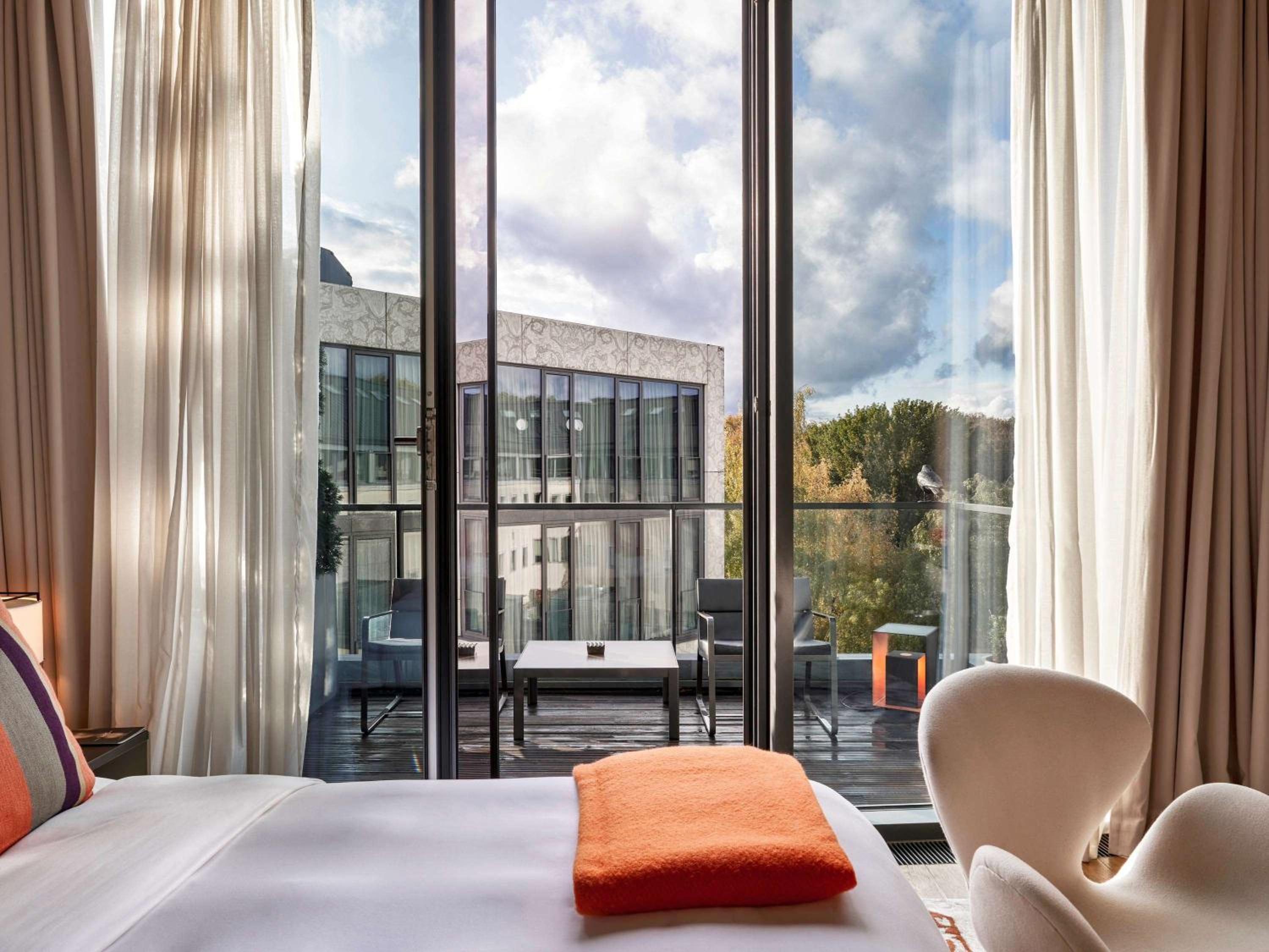 Embassy, King Bed, with View
