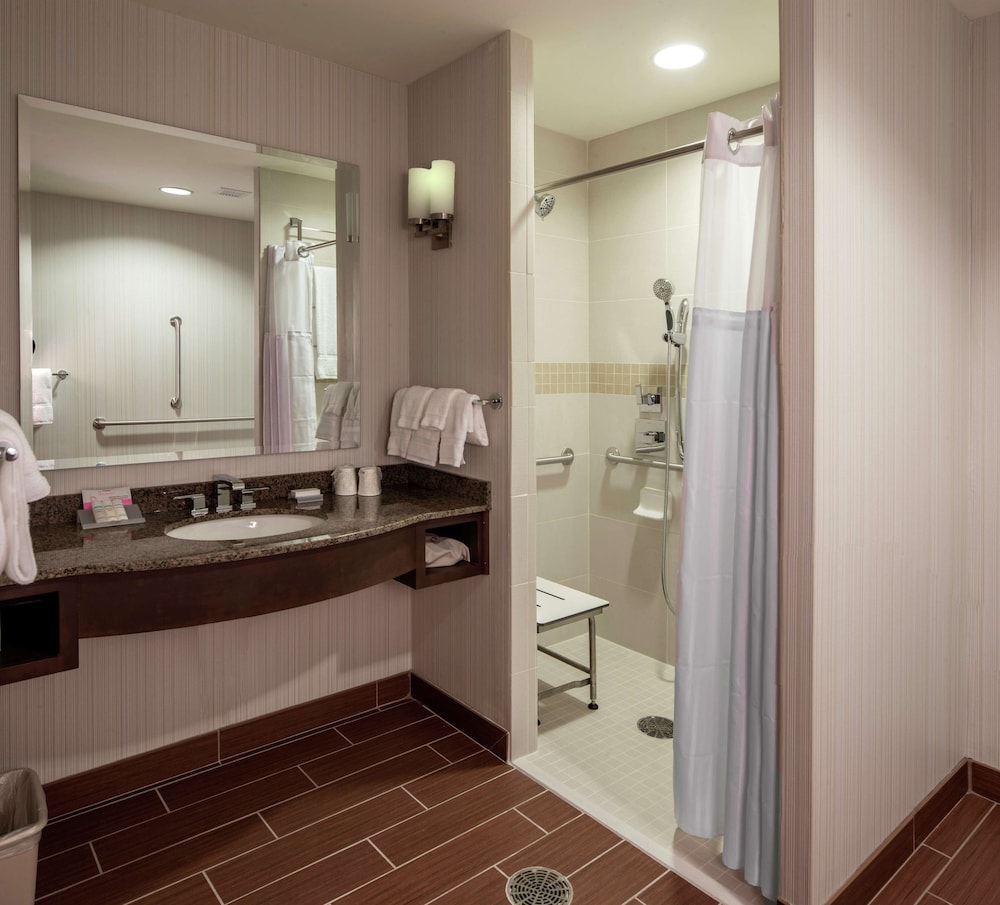 Hilton Garden Inn Uniontown 14/51