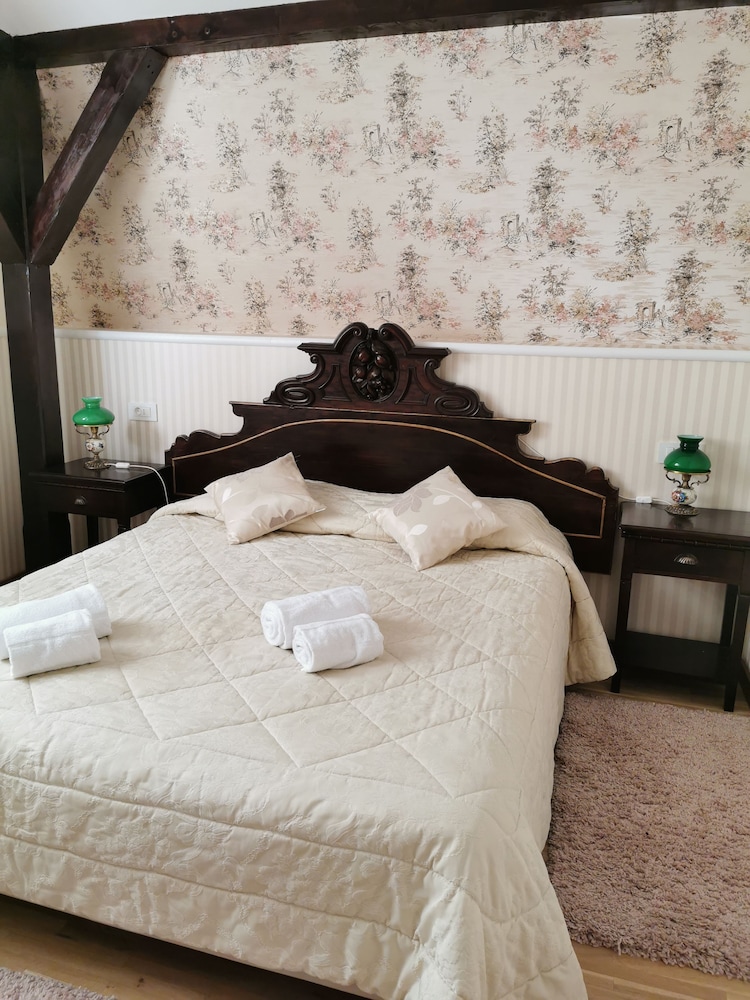 PRINCE RESIDENCE(FORMERLY VESUVIO PRICE RESIDENCE APARTHOTEL) 23/75