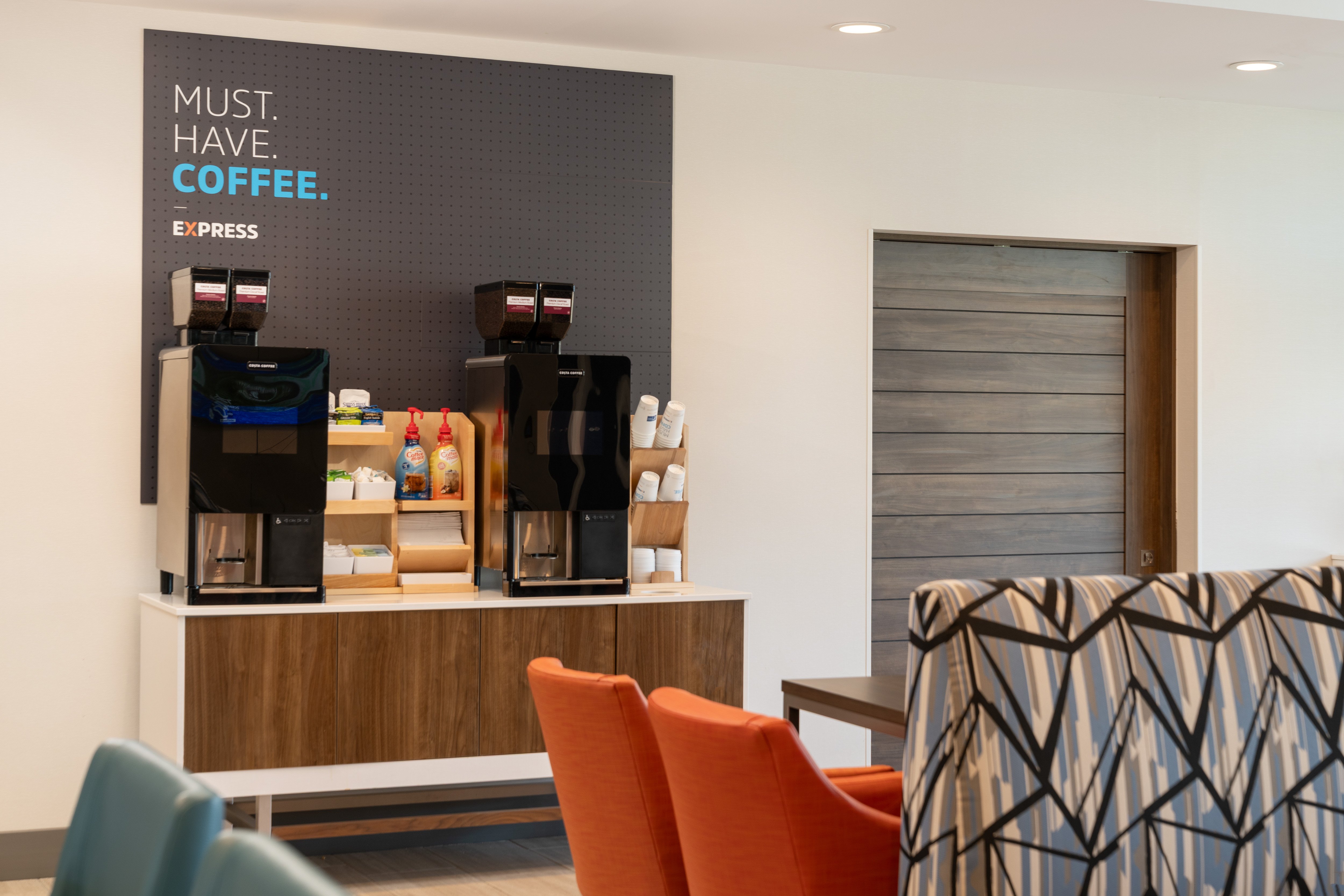 Holiday Inn Express & Suites Fresno Airport 7/25