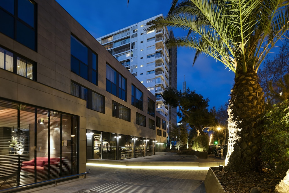 Hotel Upper Diagonal 42/45